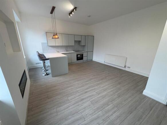 3 bed Semi-Detached for sale Image 7