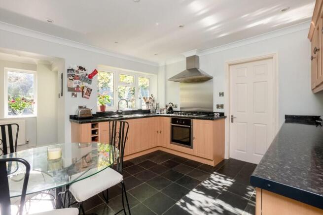 1 Arbour Close-7.jpg