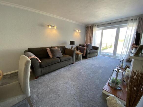 Lounge Dining Room..jpg