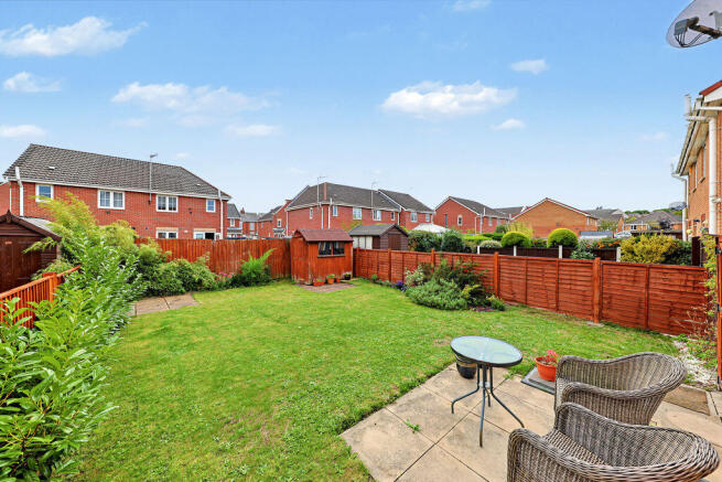Langford Croft, Chesterfield, S40  photo 4
