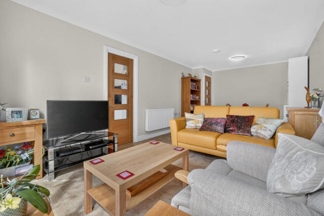 41 Hollywood, Largs, KA30 8SR photo 4
