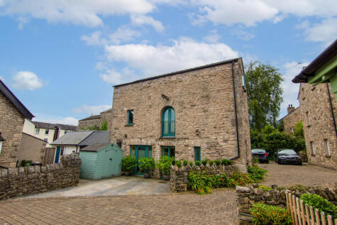 The Old Coach House, Yard 143 Stricklandgate, Kendal, LA9 4RF