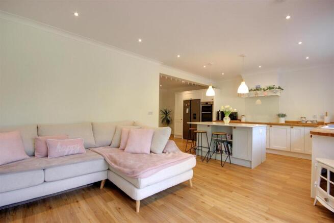 3 bed Detached for sale Image 10