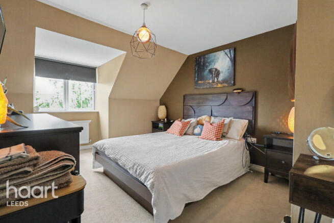 3 bed Town House for sale Image 9