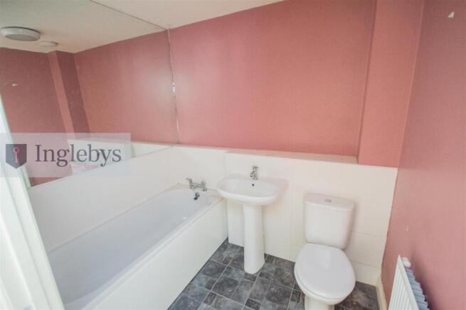 2 bed Apartment for sale Image 4