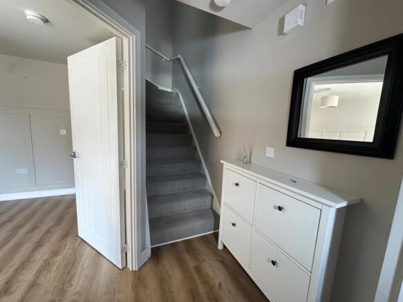 3 bed Semi-Detached to rent Image 8