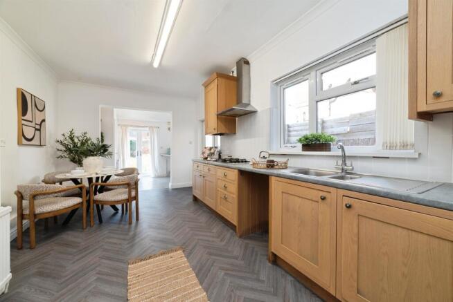 3 bed Terraced for sale Image 3