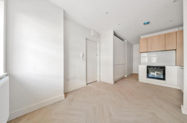 8-681e22b8e9015-1...