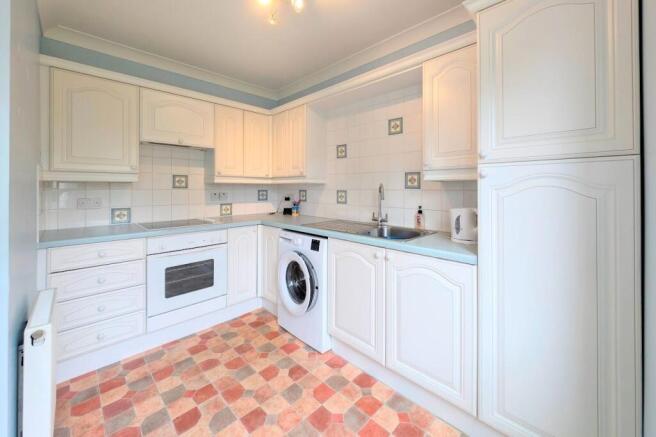 Edifred Road, Muscliff, Bournemouth, BH9 3PD photo 3