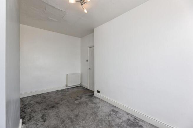 3 bed Terraced for sale Image 11