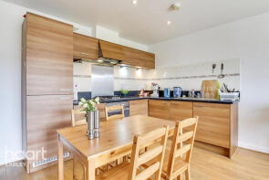 Flat 17, Merrick House, Whale Avenue, Reading RG2 0GX