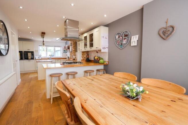 Kitchen/Dining Room