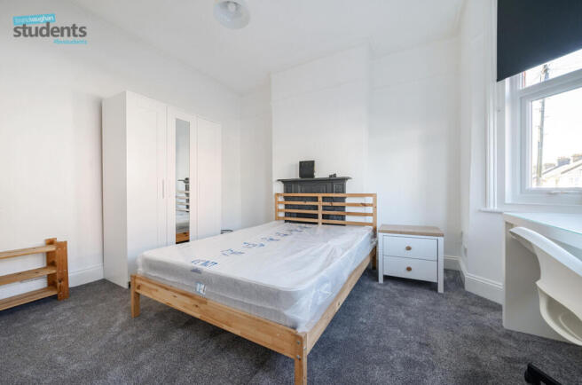 b988709c-e869-44d...