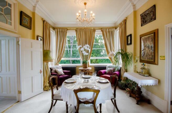 Sitting/Dining Room