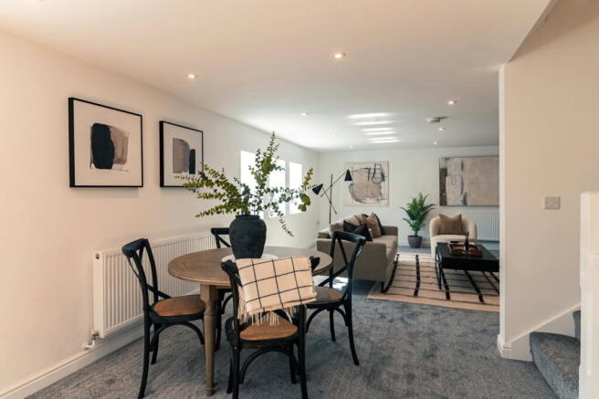 5 bed Town House for sale Image 10