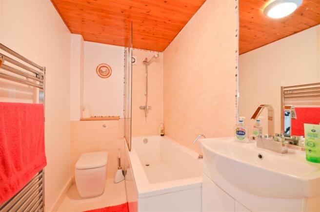 Bathroom - Newport - Isle of Wight Estate Agents.J