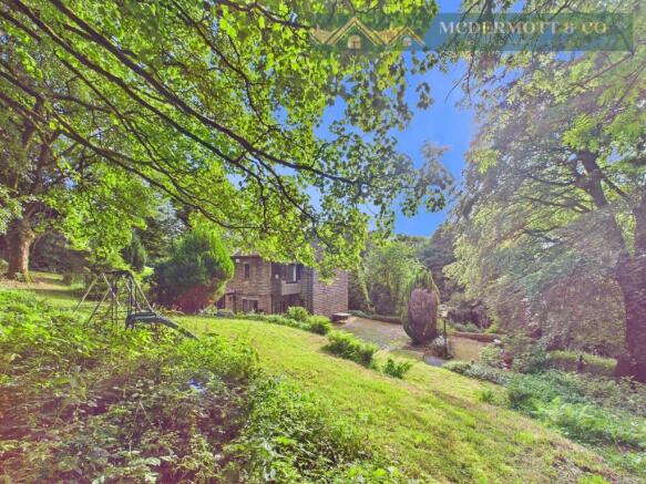 4 bed Detached for sale Image 9