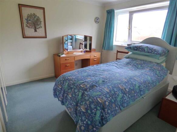 BEDROOM 2