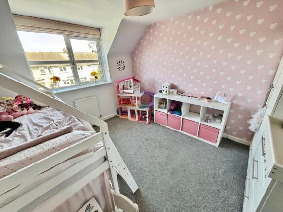 3 bed Terraced for sale Image 8