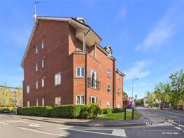 11, Basildon House, Iliffe Close, Reading RG1 2QN