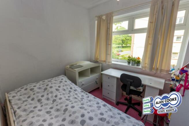 BEDROOM 2