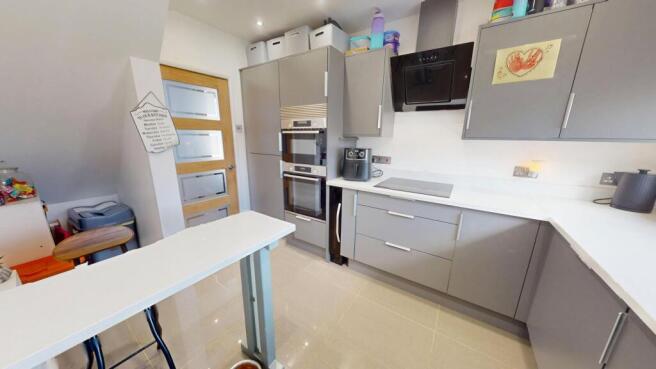 3 bed Semi-Detached for sale Image 7