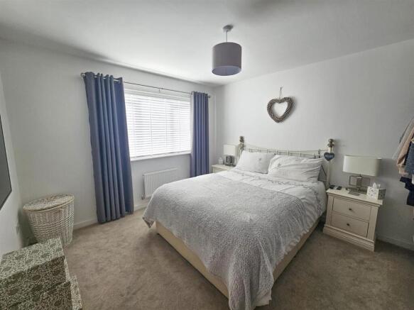 3 bed Semi-Detached for sale Image 11