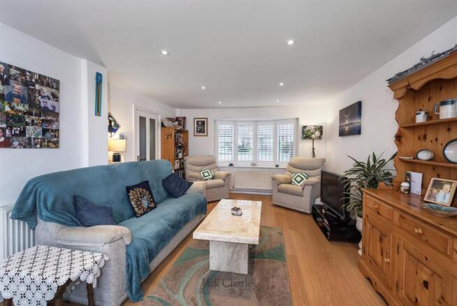 51 Collet Rd, TN15 6SJ 003.jpg