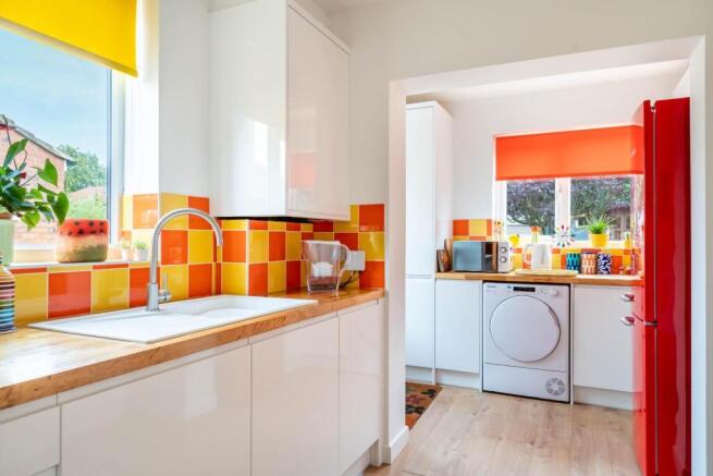 3 bed Semi-Detached for sale Image 8