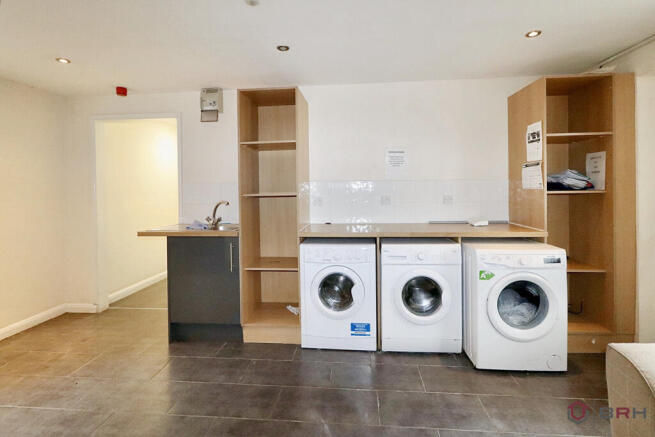 12 bed Apartment for sale Image 9