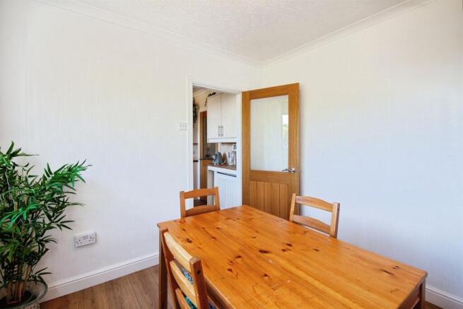 3 bed Semi-Detached for sale Image 10