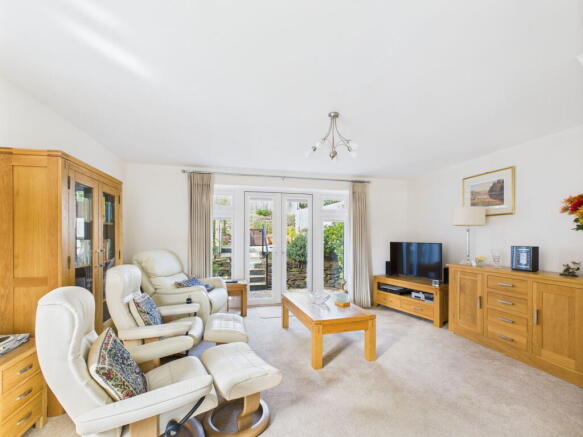 Harold Close, Ottery St. Mary, EX11 1FX photo 4