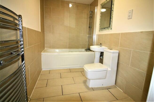1 bed Apartment to rent Image 6
