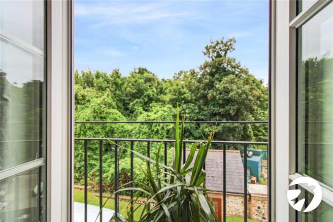 Juliette Balcony