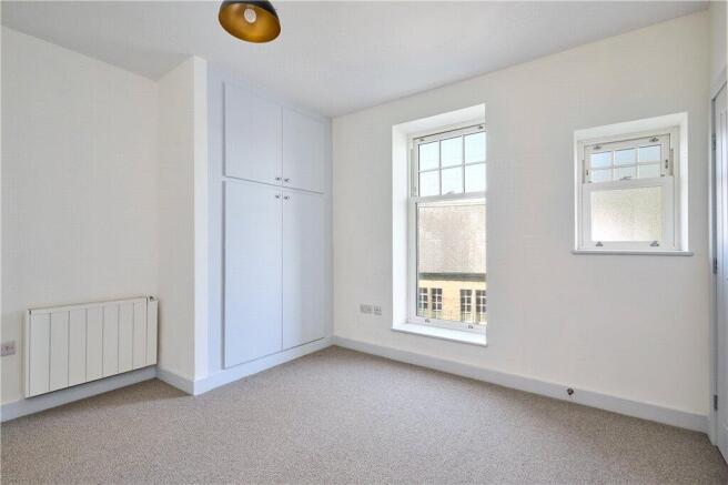 1 bed Apartment to rent Image 8