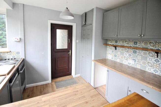 4 bed Semi-Detached for sale Image 5