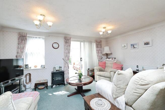 Cherry Hills, Watford photo 4