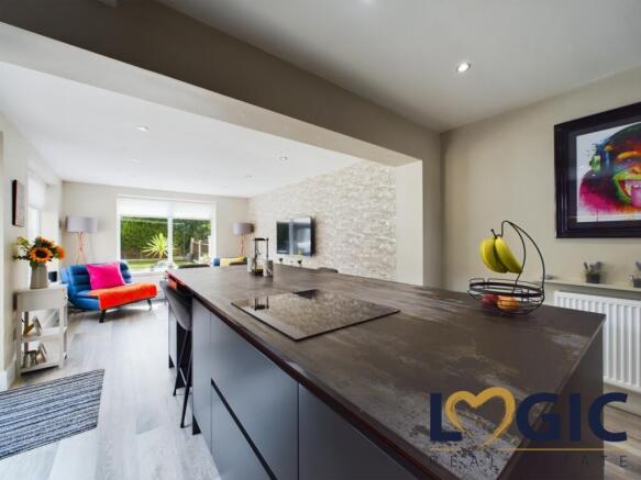 25 Havercroft Rise  (13)