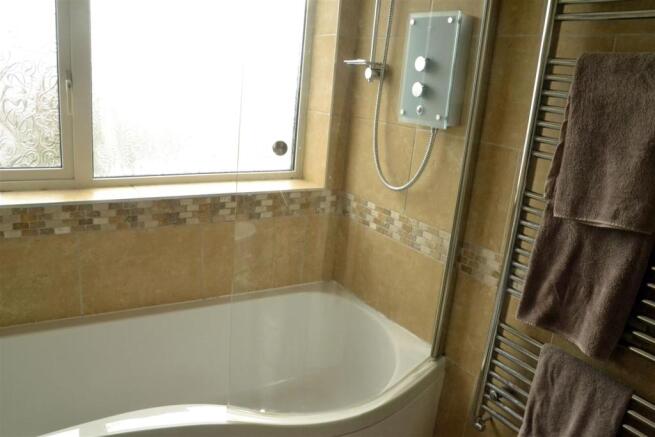 14 Bathroom 2.JPG