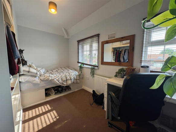 6 bed Detached for sale Image 9
