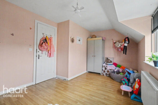 3 bed Terraced for sale Image 12