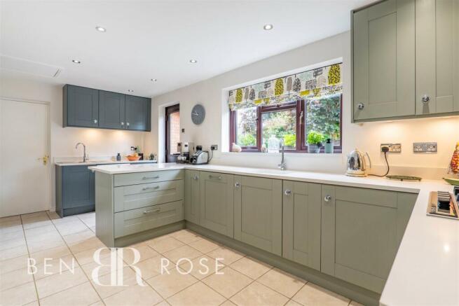 Kitchen/Breakfast Room