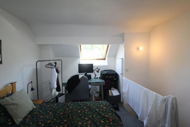 3 bed Terraced to rent Image 12