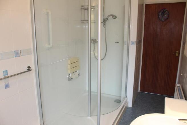 Shower Room Picture 2