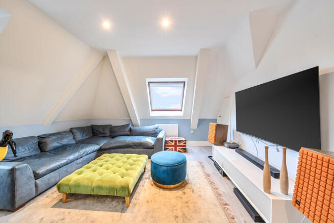 1403994-4-697b862...