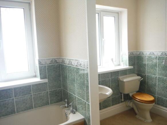 bathroom aspect 1