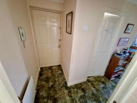 2 bed Apartment for sale Image 12