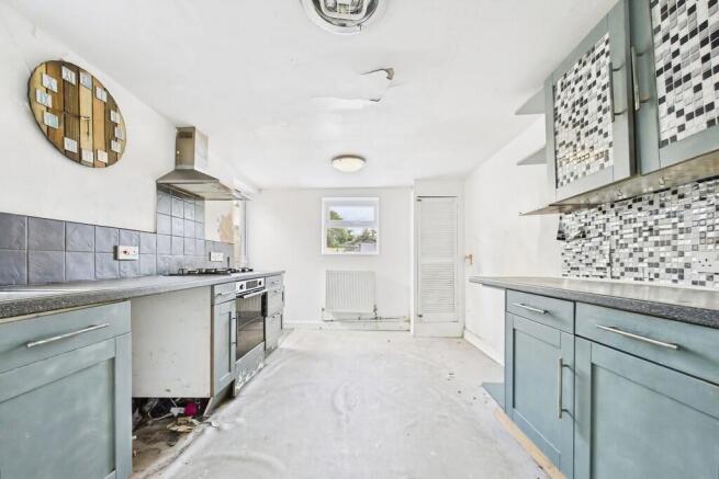 ffd74f99-CAM01085...