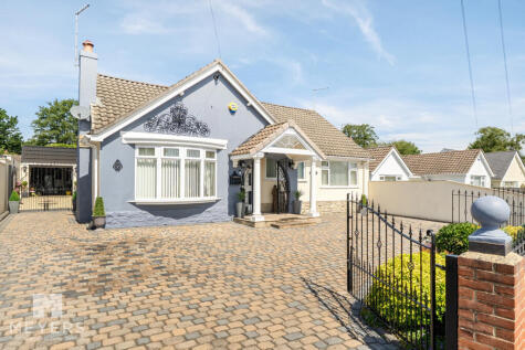 Morden Avenue, Ferndown, BH22 8