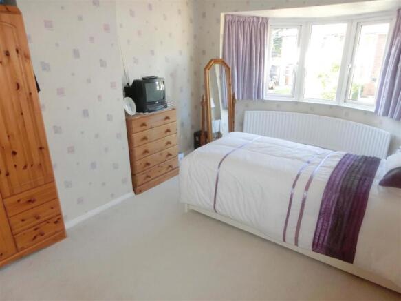BEDROOM 2